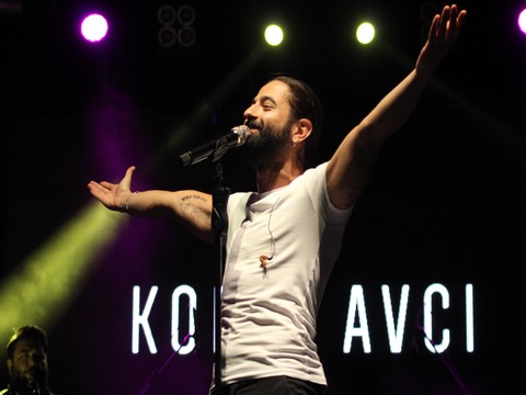 Koray Avcı... "SOKAK MÜZİSYENLERİ DİLENCİ DEĞİLDİR"!..