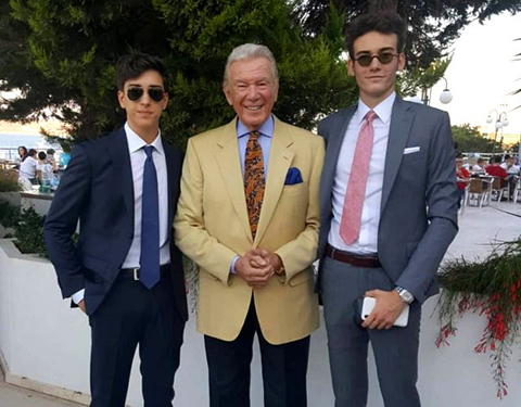 Uğur Dündar...OĞULLARIYLA SOSYAL MEDYADA İLK POZ!