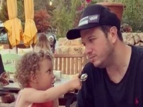 Şahan Gökbakar... KIZI İLE GÜLÜMSETEN VİDEO!..