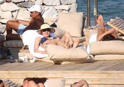 Hande Ataizi... AMERİKA'DAN GELDİ, SOLUĞU BODRUM'DA ALDI!