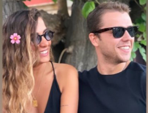 Tolga Sarıtaş - Zeynep Mayruk...AŞKIN İLK FOTOĞRAFI!