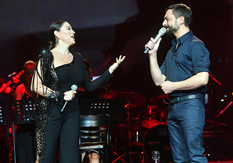 Aşkın Nur Yengi - Mehmet Erdem...DÜETLERİNİ HARBİYE'YE TAŞIDILAR!