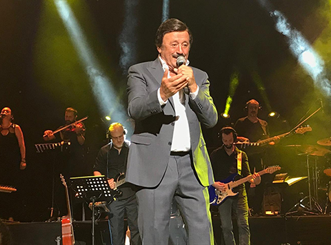 Selami Şahin... "ESKİMEYEN ŞARKILAR" AYVALİK KÖRFEZİ'NDE!