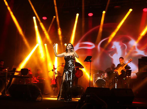 Funda Arar...'ÇIK ARADAN'IN İLK KONSERİ KIBRIS'TA!