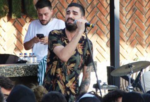 İdo Tatlıses...HASTANEDEN ÇIKTI SOLUĞU SAHNEDE ALDI!