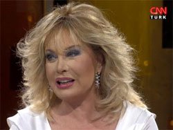 Emel Sayın... 8 GÜN KENEYİ VÜCUDUNDA TAŞIMIŞ!