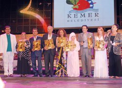 TÜRKÜLERİN KALBİ KEMER'DE ATTI!