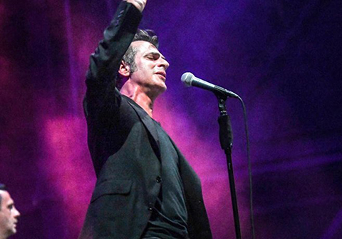 Teoman...ŞARKI SÖZÜNÜ UNUTUNCA!..