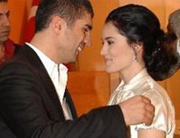 Özcan Deniz... "ŞARKILARIMIN ESİN KAYNAĞI SEVGİLİM"!