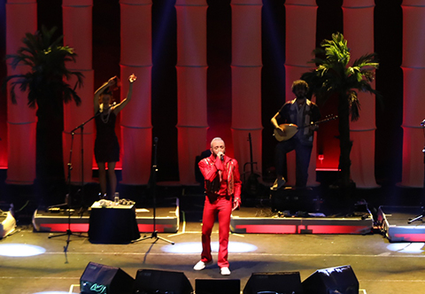 Mabel Matiz...ÇEŞME'DE KIRMIZI GECE!