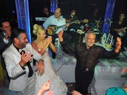 Fedon... OĞLUNU EVLENDİRDİ!