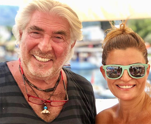 Ece Vahapoğlu...BULANTISI TUTUNCA!