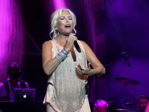 Ajda Pekkan...SÜPERSTAR'IN BODRUM ÇIKARMASI!