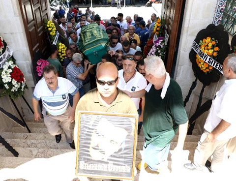 Selahattin Özdemir...SON YOLCULUĞUNA BESTELERİ İLE UĞURLANDI!