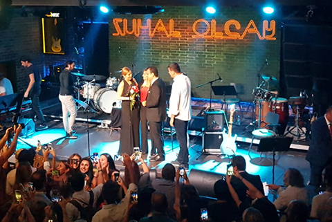 Zuhal Olcay...30 AĞUSTOS'TA İMAMOĞLU DESTEKLİ KADIKÖY ÇIKARMASI!