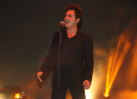 Teoman... "GÖNÜLÇELEN",YENİDEN PLAK VE CD FORMATINDA!