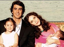 Demet-İbrahim Kutluay... DEDİKODULARA İNAT AİLECE POZ VERDİLER!