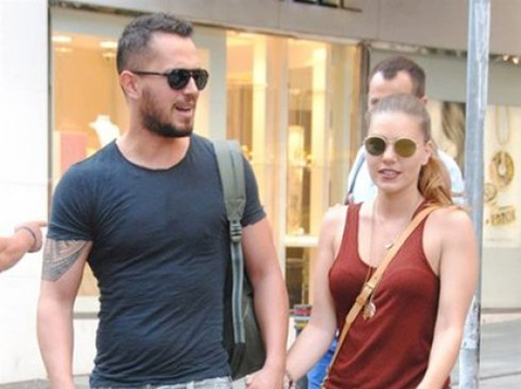 Aslı Enver - Murat Boz...AYRILIK VAR ÇIKAN FALDA!