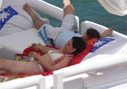 Meltem Cumbul-Kıvanç Tatlıtuğ... BODRUM'DA AŞK BAŞKADIR!