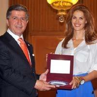 Tülin Şahin... MECLİS'TEN ÖDÜL ALDİ!!