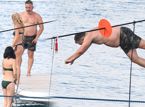 Cem Yılmaz...KASLAR GİTTİ, GÖBEK GERİ DÖNDÜ!