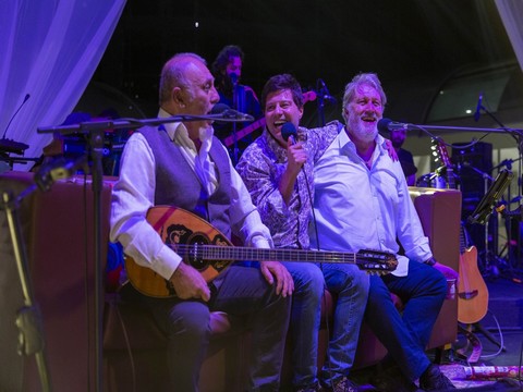 Mirkelam...GRUP GÜNDOĞARKEN İLE AYNI SAHNEDE!