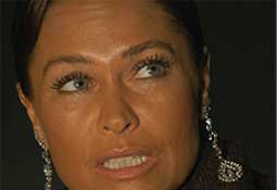 Hülya Avşar... SEVGİLİSİNİ KARŞISINDA GÖRÜNCE AĞLADI!