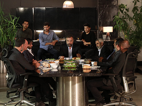 Eşkiya Dünyaya Hükümdar Olmaz...HIZIR, DÜŞMANINI MARKAJA ALIYOR!