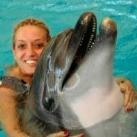 Saba Tümer... YUNUSLARLA YÜZDÜ!