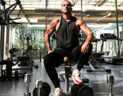 Gökhan Gencebay...ZIMBA GİBİ GELİYOR!