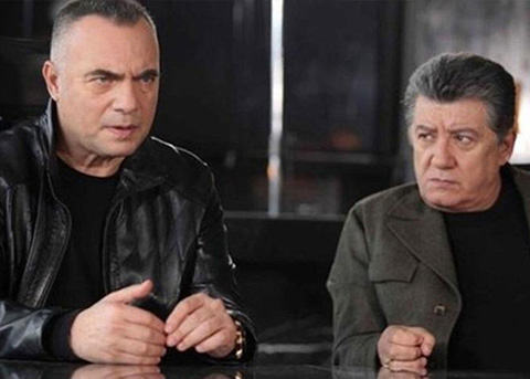 Oktay Kaynarca...TAKİPÇİSİNE ÖFKE SAÇTI!