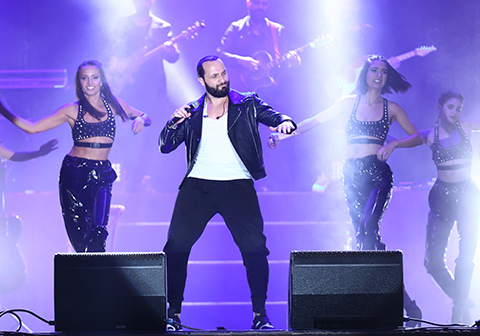 Berkay...KONSERİN GELİRİ MEHMETÇİK VAKFI'NA!