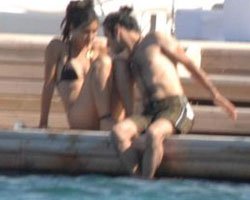 Tuba Büyüküstün... TATİL ROMANTİZMİ!