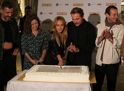 Kurşun...İLK BÖLÜMÜ BİRLİKTE İZLEDİLER, PASTA KESTİLER!