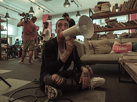 Can Bonomo...İLK YÖNETMENLİK TECRÜBESİ!