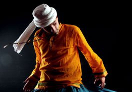 Emre Yıldırım... YENİ SEZONDA FARKLI MÜZİKLER, FARKLI KOSTÜMLER!