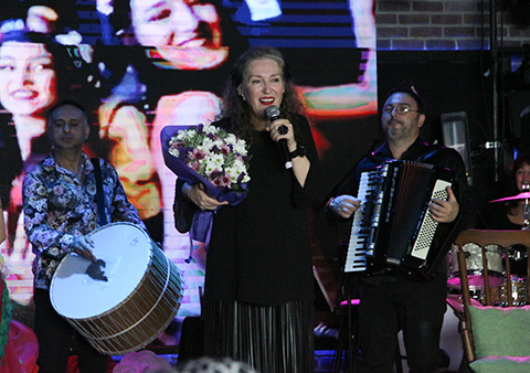 Suzan Kardeş...BİR HAYALİNİ DAHA GERÇEKLEŞTİRDİ!