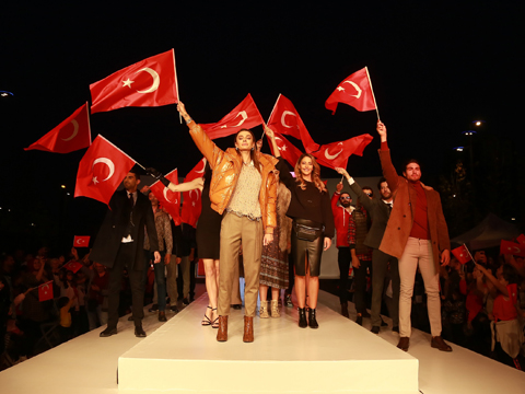 CUMHURİYET BAYRAMI DEFİLESİ...