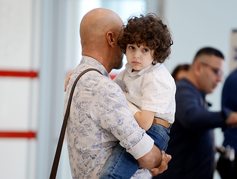 Benim Adım Melek...ALPAY, KÜÇÜK SEYİT ALİYLE HAVAALANINDA!