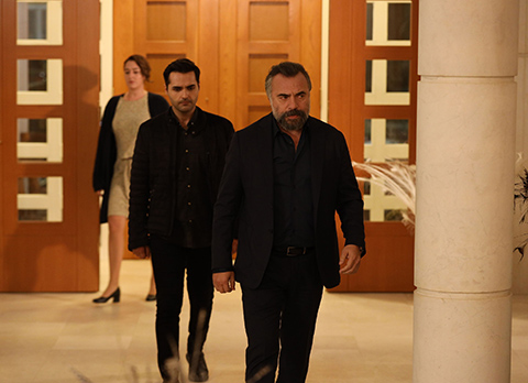 Eşkiya Dünyaya Hükümdar Olmaz...HIZIR’IN ELİ KOLU BAĞLI!