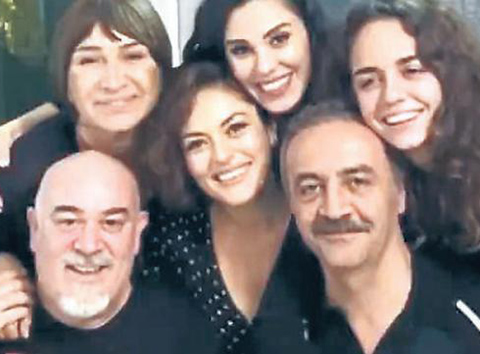 Yılmaz Erdoğan...'İLK AŞKIM' MUTLU ETTİ!