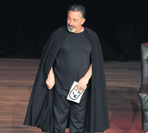 Cem Yılmaz... BAŞBAKANA TAKILDI!