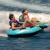 Meltem Cumbul-Kıvanç Tatlıtuğ... DENİZDE YARAMAZ İKİ AŞIK!