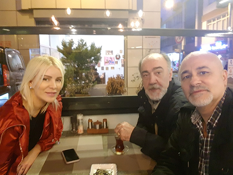 Ömür Gedik...ESKİ DOSTLARA BOŞNAK KÖFTESİ İKRAM ETTİ!