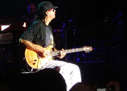 Carlos Santana... KRAL ÇALDI İSTANBUL OYNADI....