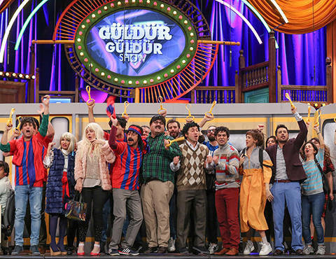 Güldür Güldür Show...METROBÜS YOLCULUĞUNUN İNCELİKLERİ!