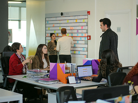 Afili Aşk...KEREM İLE AYŞE'NİN SIRRINI ÖĞRENENLER ARTIYOR!