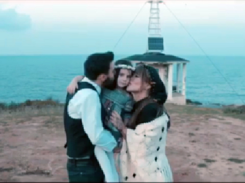 Seren Serengil-“Sakallı Adam”… HAVADA AŞK KOKUSU VAR!