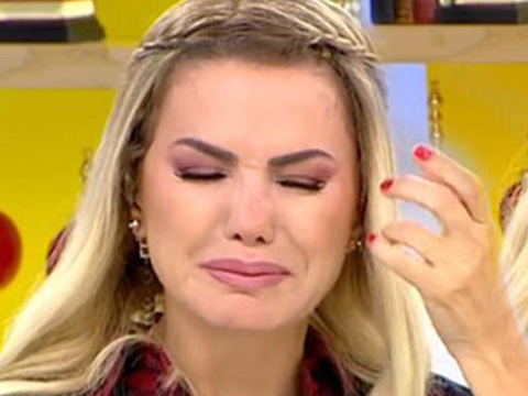 Ece Erken... CANLI YAYINDA GÖZYAŞLARINI TUTAMADI