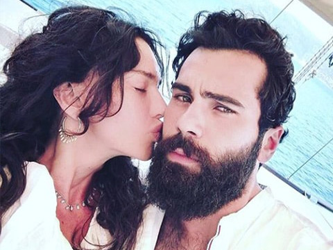 Hande Ataizi... MÜJDEYİ PATLATTI! EVLENİYORUM!